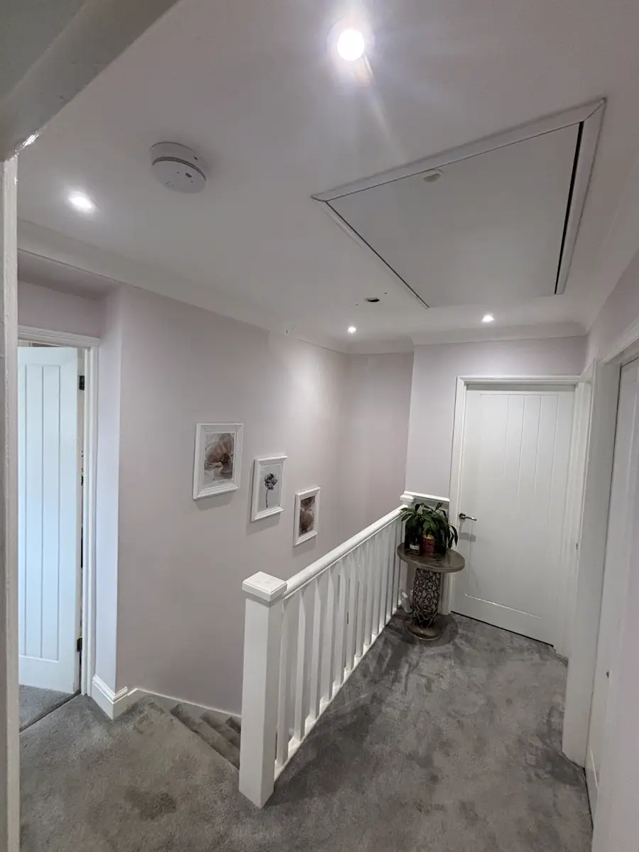 Landing downlights