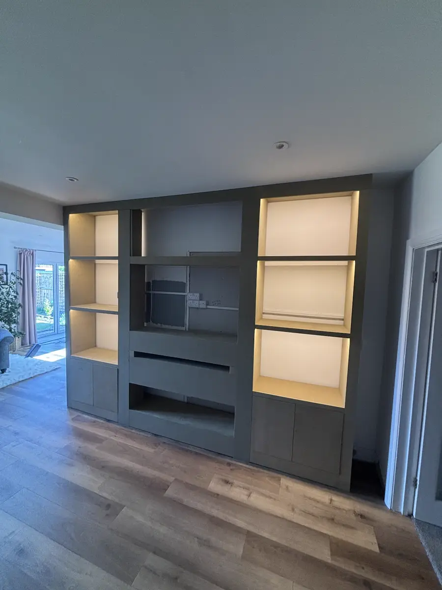 Feature wall lighting